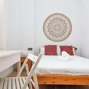Oasis In The Heart Of - 2 Bedroom With Free Parking Seville